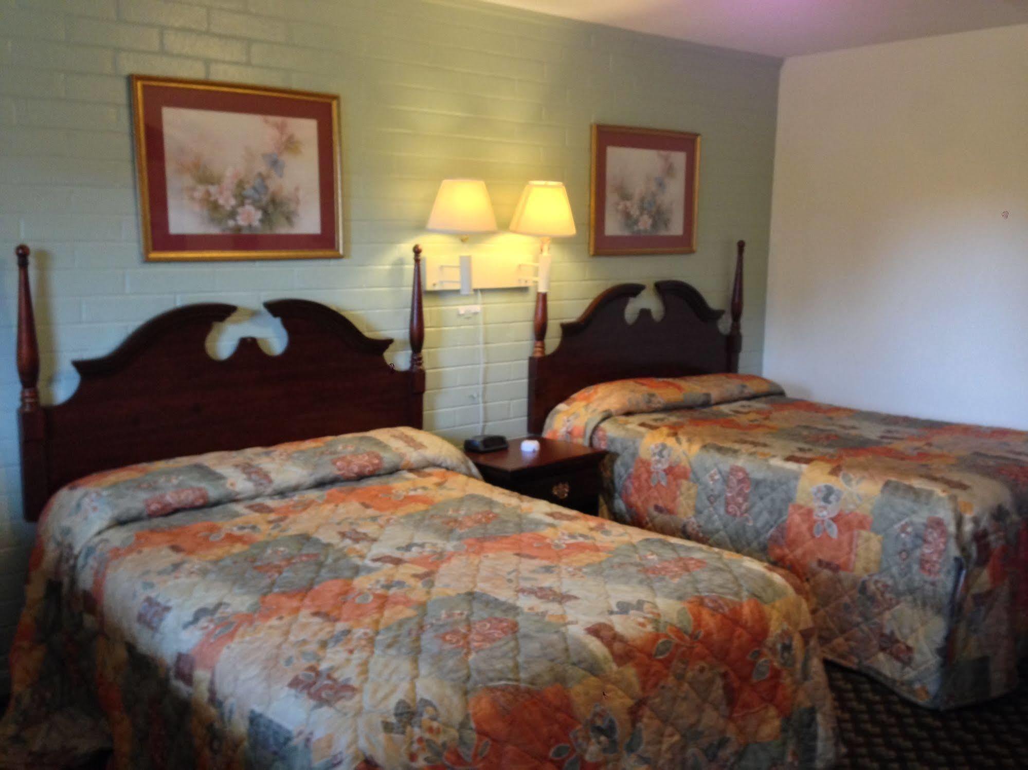 Villa Rosa Motel Painesville Extérieur photo