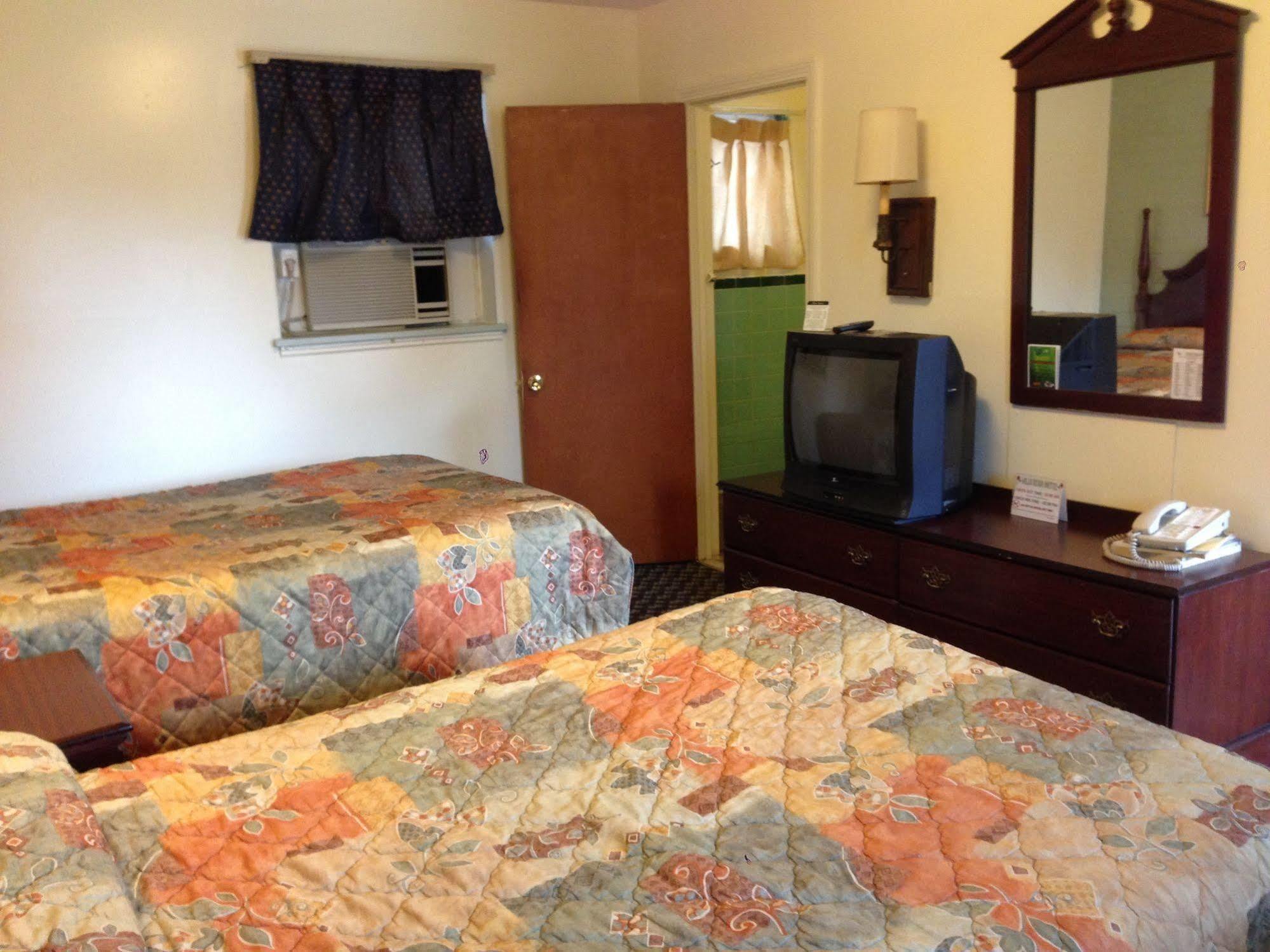 Villa Rosa Motel Painesville Extérieur photo